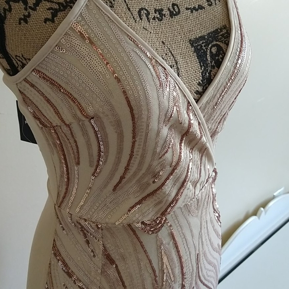 LAST ONE Sequin maxi dress - Picture 3 of 5